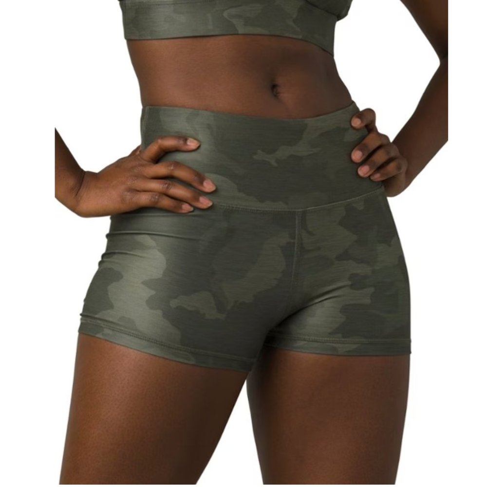 NWT Prana Layna Shorts Sage Camo XL $59